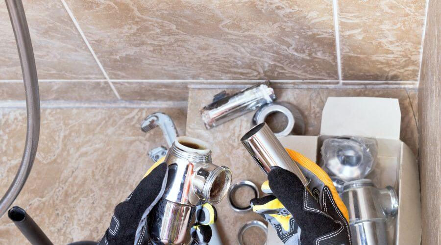 Professional gutter cleaning in Woodlawn, IL